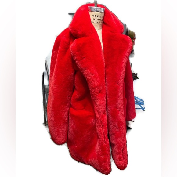 APPARIS Red Coat - Picture 1 of 9